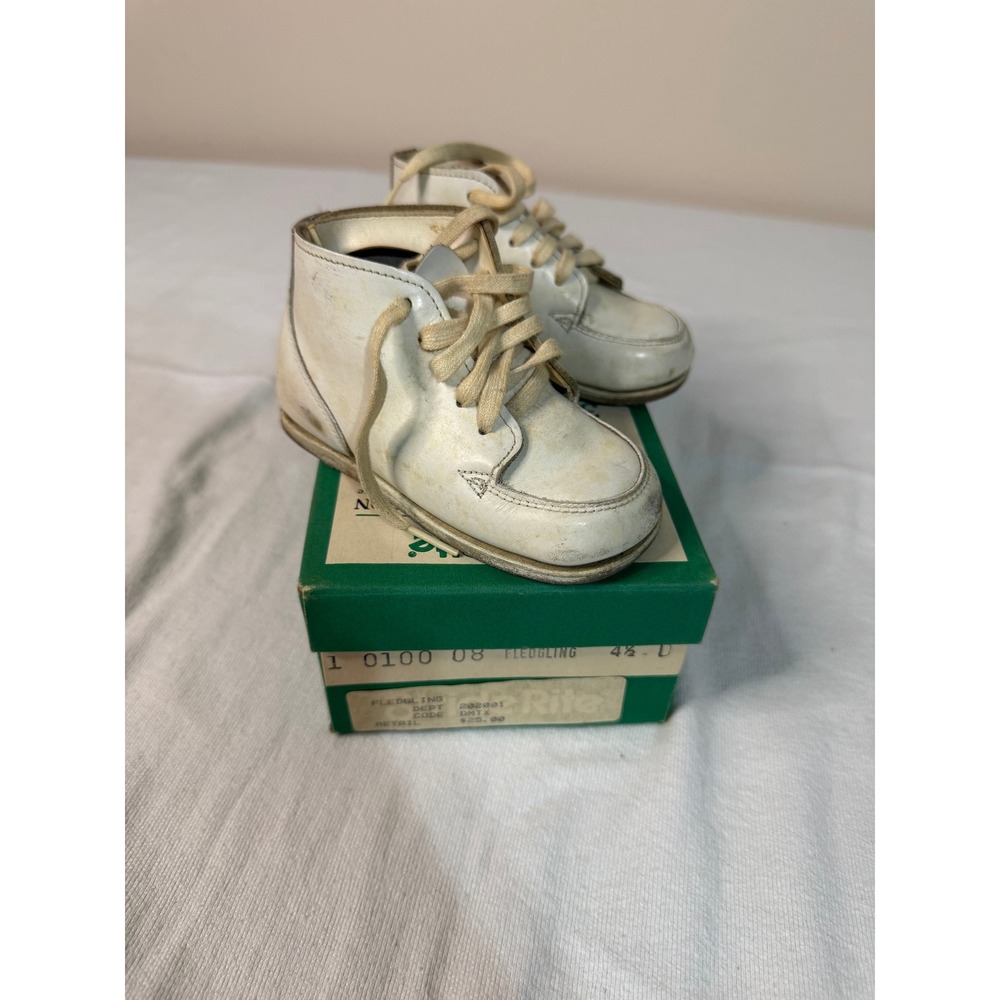 Vintage Stride Rite Fledgling White Leather Baby Walking Shoes Size 4.5 D Box‎